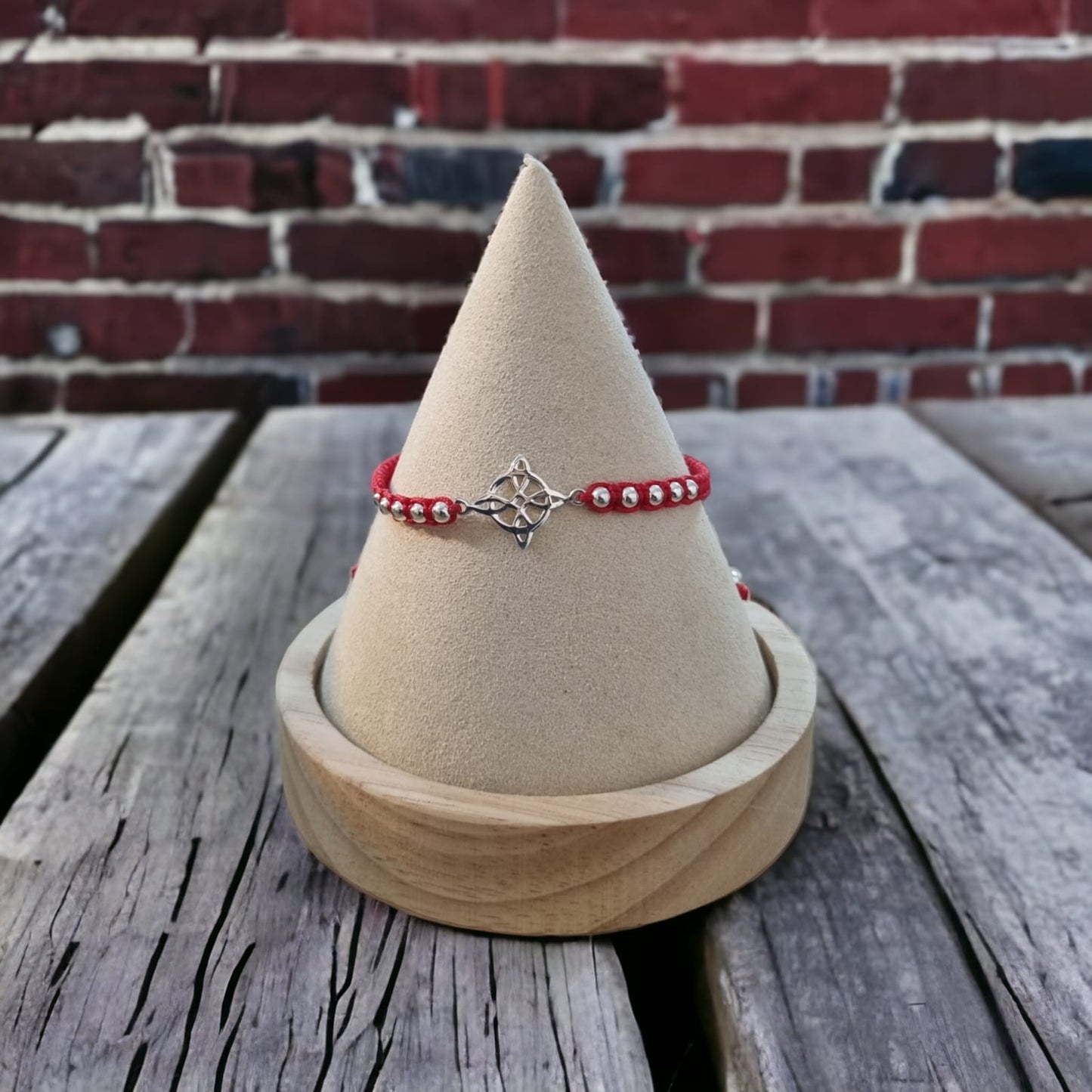 PULSERA ROJA NUDO DE BRUJAS PLATA