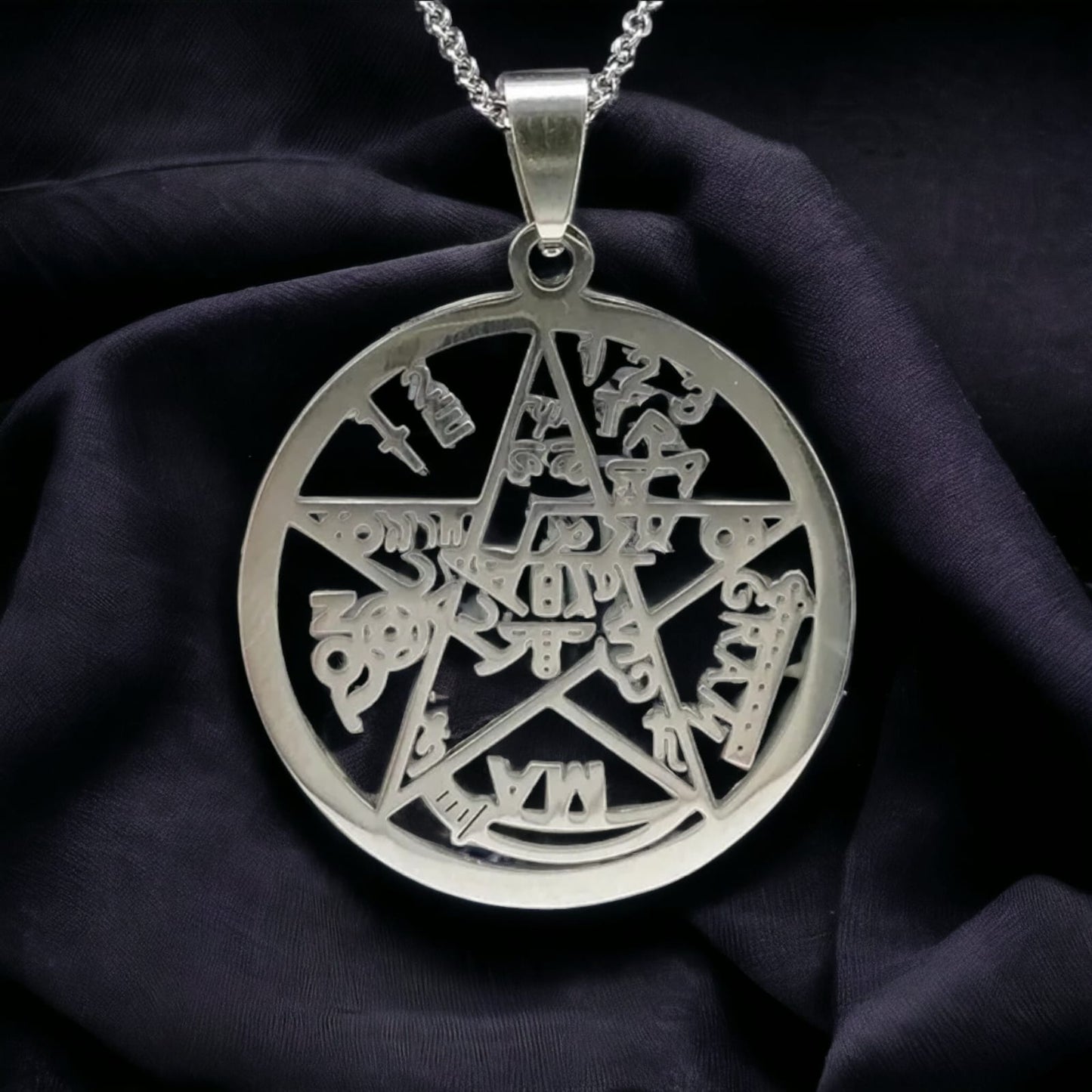 COLGANTE TETRAGRAMATON