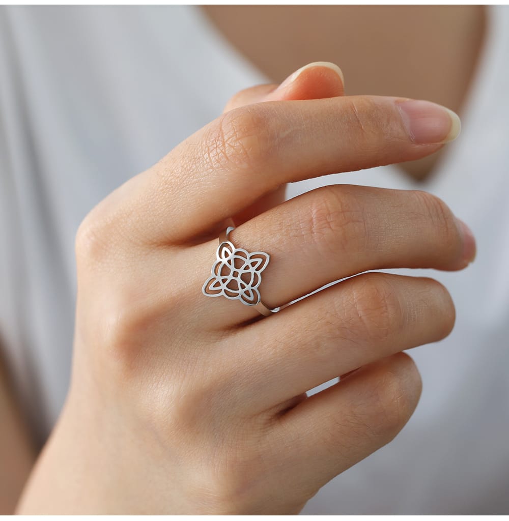 ANILLO NUDO DE BRUJAS